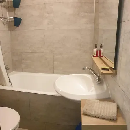 Face Entre Et Marina